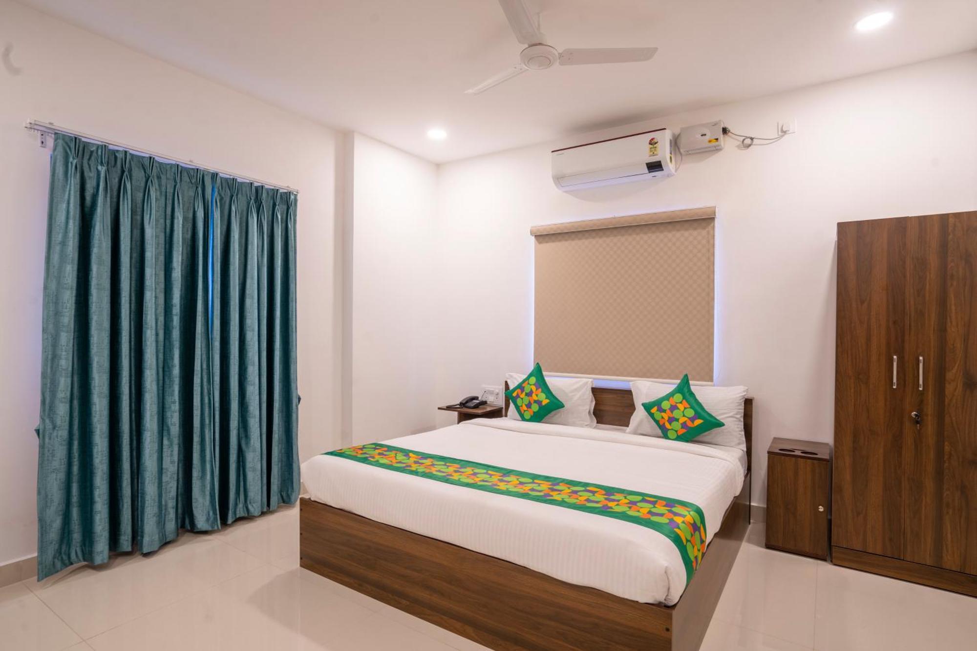Treebo De Alphabet Gachibowli Hotell Hyderabad Exteriör bild