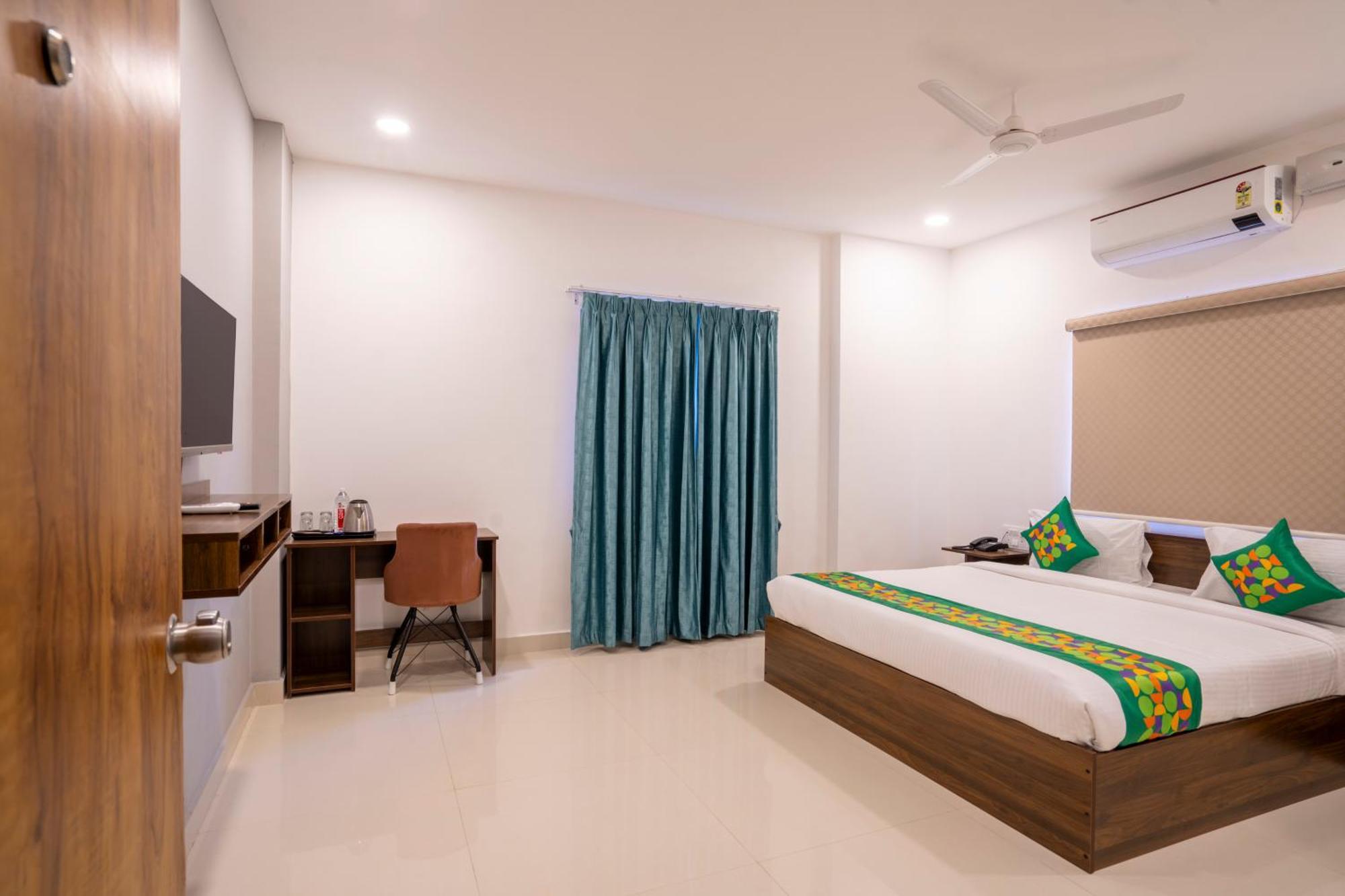 Treebo De Alphabet Gachibowli Hotell Hyderabad Exteriör bild