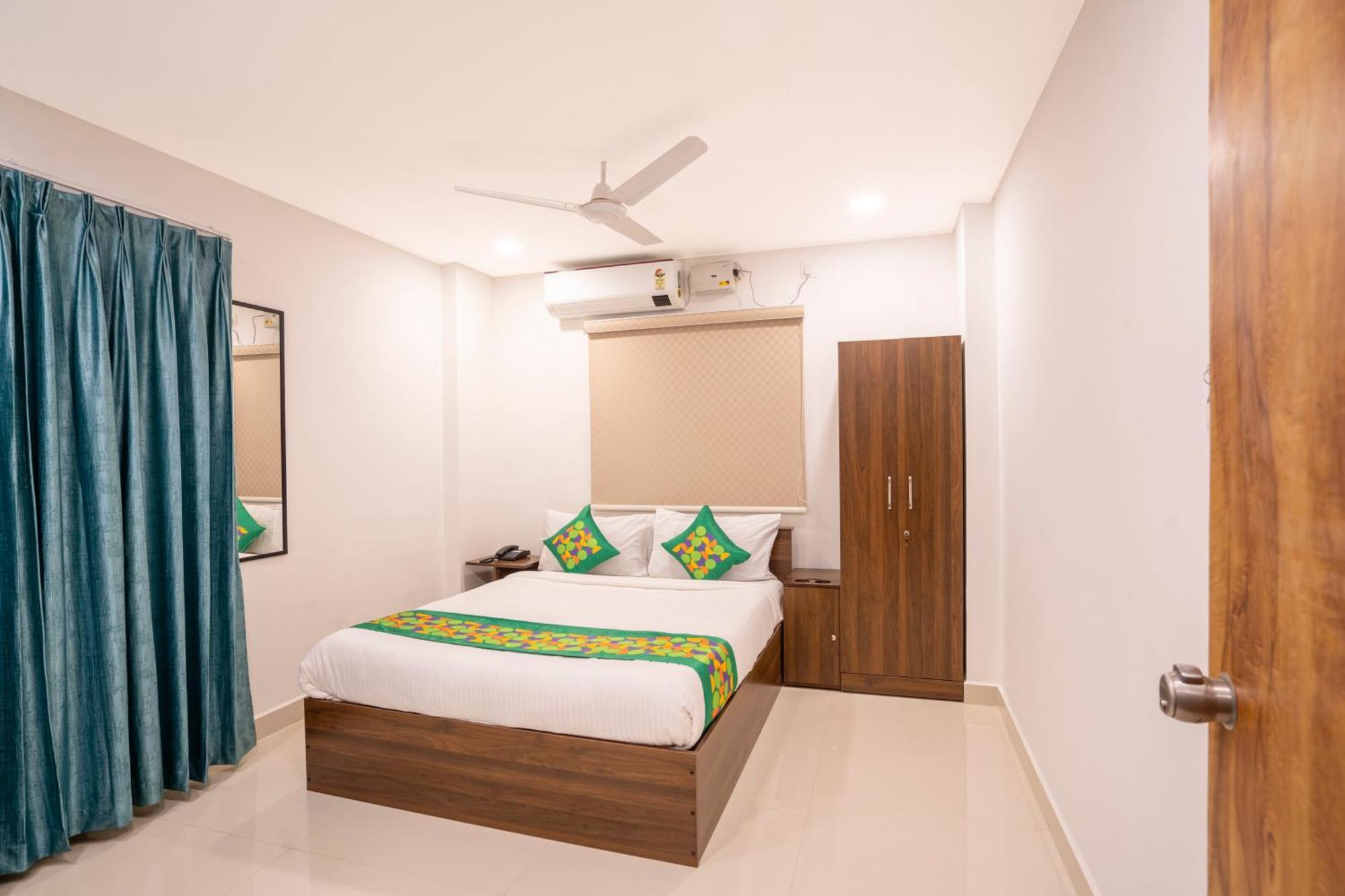 Treebo De Alphabet Gachibowli Hotell Hyderabad Exteriör bild